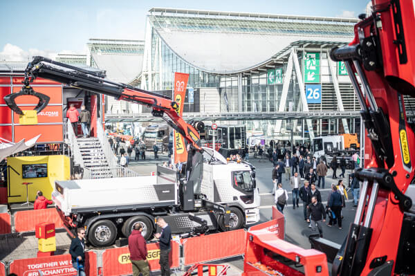 Commercial vehicle display